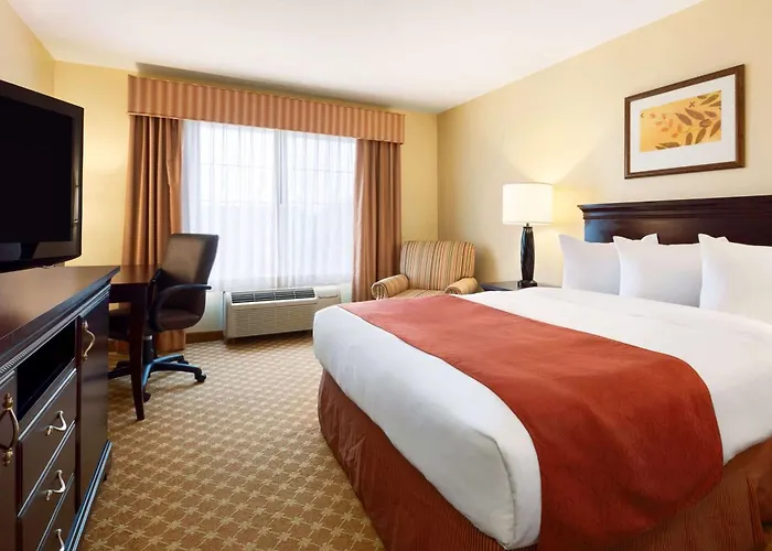 Country Inn & Suites By Radisson, Clinton, Ia